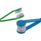 eyeglass cleaning tool – 2 blue and green