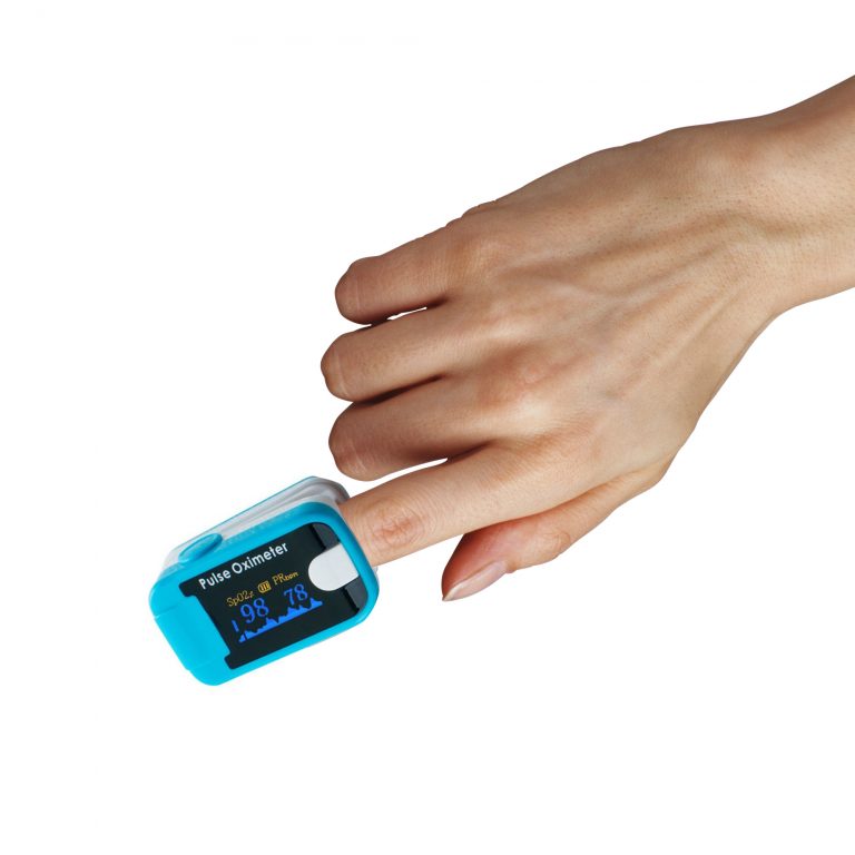 IAG-Pulse-Oximeter-Superimposed-Finger