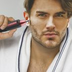 IAG-2-in-1-Electric-Shaving-Nose-and-Ear-Hair-Trimmer-Lifestyle